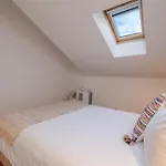 Contemporary Apartment Chiado Apartman