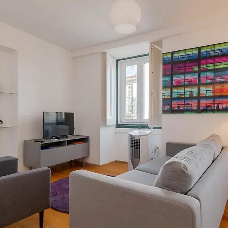 Contemporary In Historical Chiado Daire *