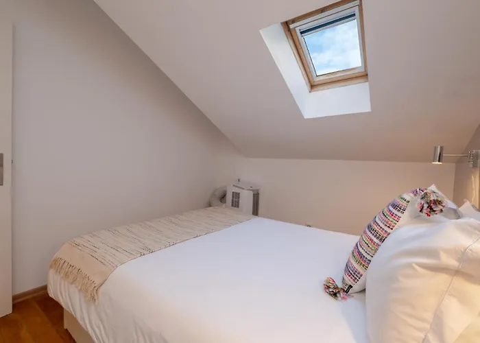 Contemporary Apartment Chiado 아파트