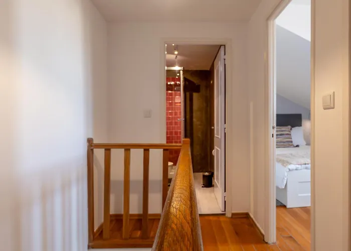 Contemporary Apartment Chiado *