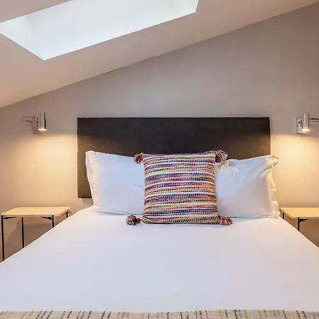 Contemporary Apartment Chiado * Lisboa